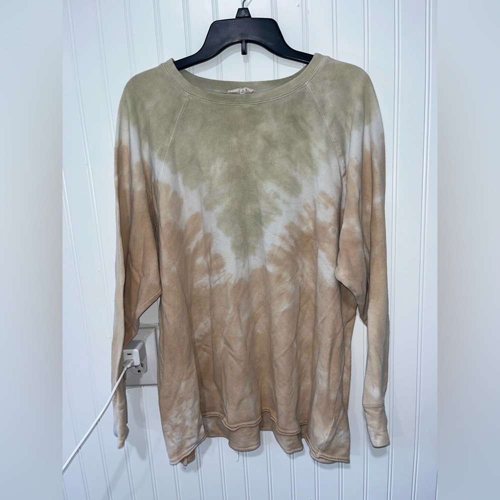 Bundle of 2 boutique brand lightweight sweaters size medium EUC